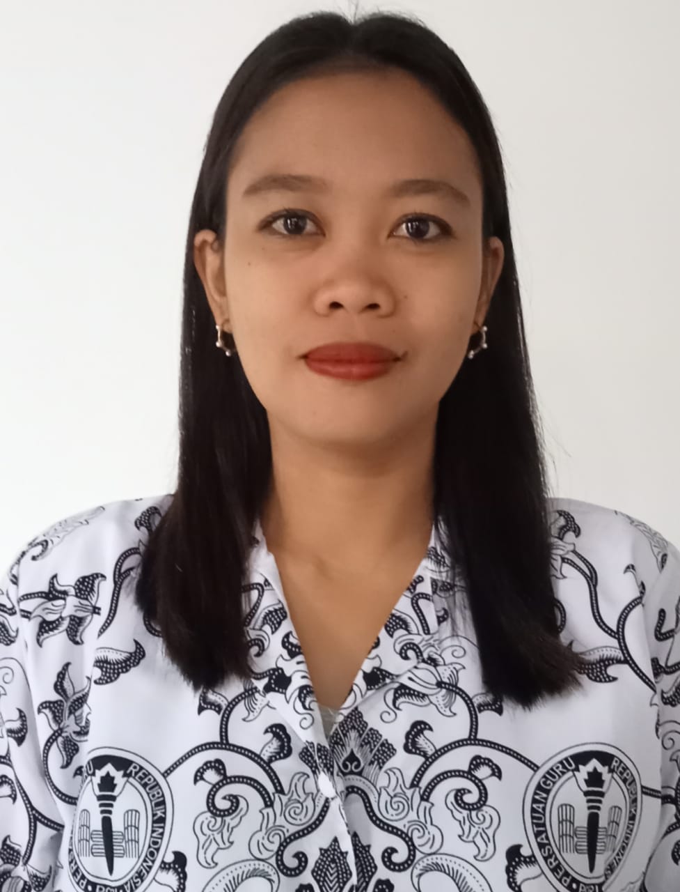 Seprelty Indriani Salaonga', S.Pd